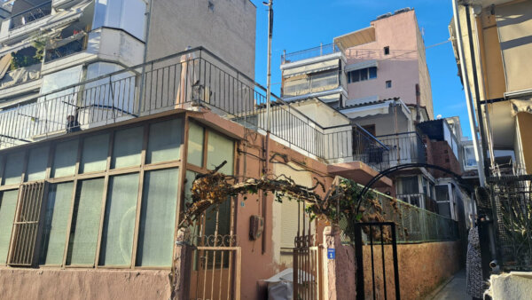 Δεν έδειξαν κάτι τα νύχια και το τηλέφωνο της 59χρονης που δολοφονήθηκε στον Εύοσμο, πού στρέφονται οι έρευνες της ΕΛΑΣ