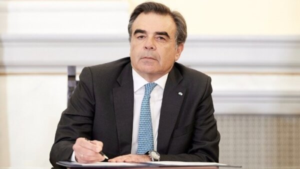 Συνάντηση Σχοινά – Βέρχελι για τον αφθώδη πυρετό – Μήνυμα στήριξης από την ΕΕ