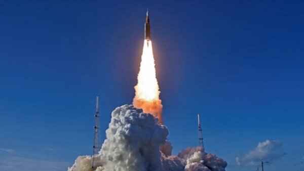 Ο Έλληνας του Artemis II, Περικλής Παπαδόπουλος: Η ανθρωπότητα ξαναστρέφει το βλέμμα στο Διάστημα