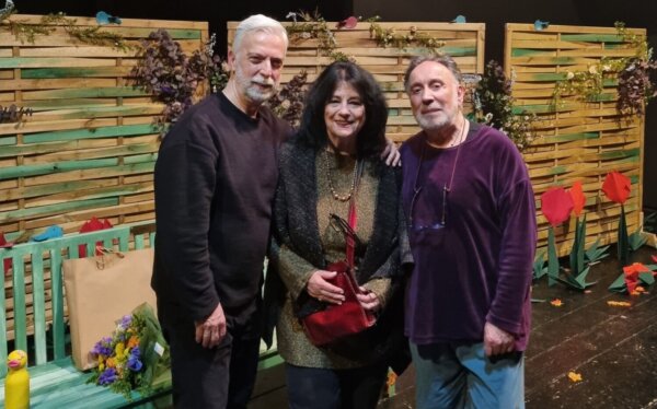 Άννα Βαγενά: «Εξαιρετική η πρεμιέρα των ‘Παραλλαγών πάπιας’ στο Μεταξουργείο»