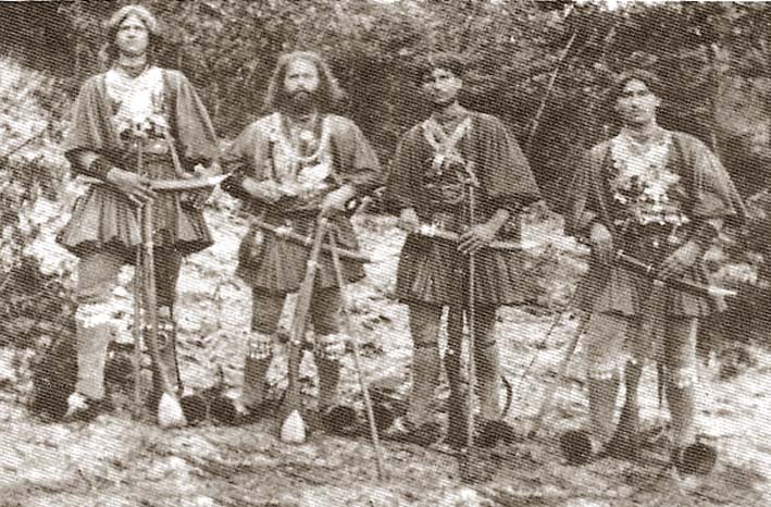 Από αριστερά: Περικλής Παπαγεωργίου - Γκαντάρας - Πλάτανος - Δημήτρης Παπαγεωργίου