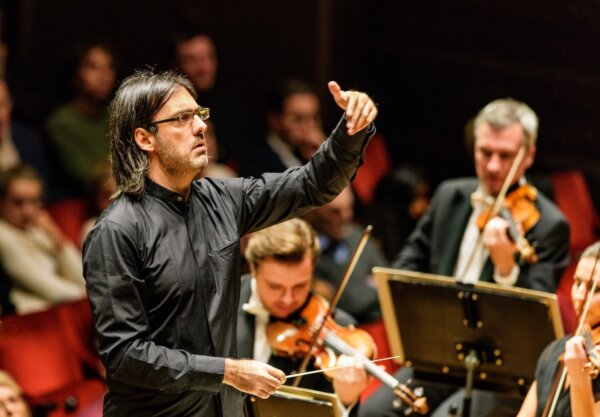 Η Πειραιώς Χορηγός της Συναυλίας της Philharmonia Orchestra υπό τη μουσική Διεύθυνση του Λεωνίδα Καβάκου στο Μέγαρο Μουσικής Αθηνών