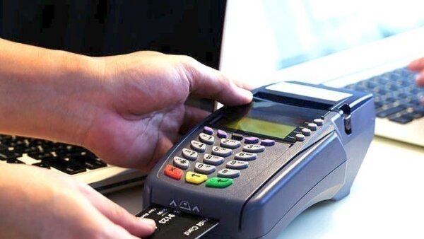 Φοροδιαφυγή: Στο μικροσκόπιο της ΑΑΔΕ τα POS και η διασύνδεση με τις ταμειακές μηχανές