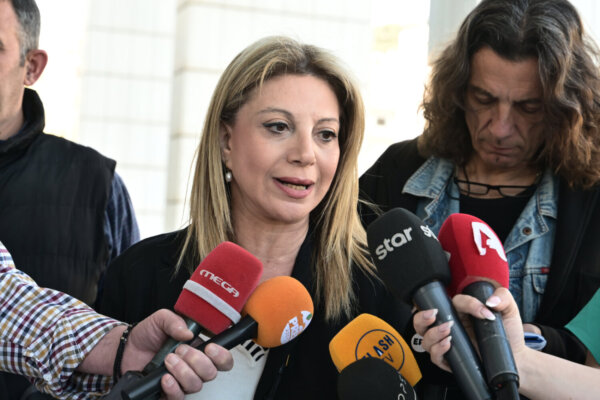Στον Άρειο Πάγο η Καρυστιανού για αναβάθμιση του κατηγορητηρίου Καραμανλή – Τι είπε για το νέο κόμμα