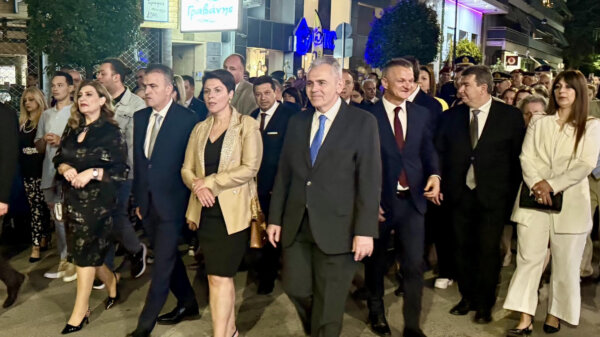 Μ. Χαρακόπουλος στην εορτή του Πολιούχου Λαρίσης: Να ξαναδούμε την ιεράρχηση αξιών και τα πρότυπα επιτυχίας (φωτ.)