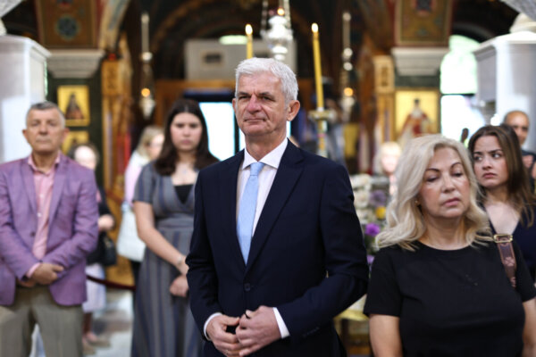 Ο μητροπολίτης Ιερώνυμος τίμησε τον Νίκο Ζέρβα για την συνολική προσφορά του στην εκπαίδευση (φωτ. & βίντεο)