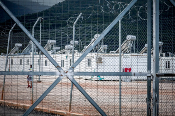 Στο στόχαστρο της Ευρωπαϊκής Εισαγγελίας τα camps σε Μαλακάσα και Σιντική: Απευθείας αναθέσεις και 15 φορές υψηλότερο κόστος