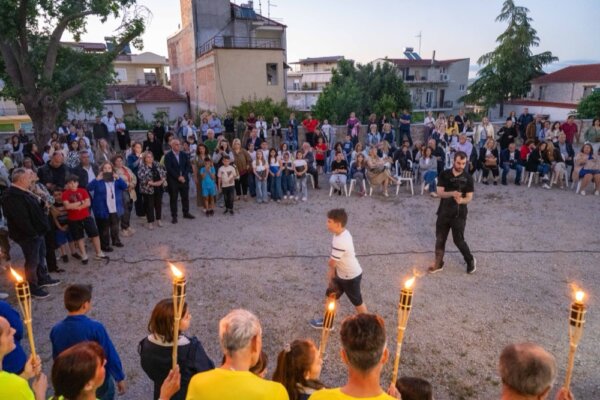 Μεγάλη συμμετοχή και συγκίνηση στη «Φλόγα του Πολιτισμού» για τη Διεθνή Ημέρα Μουσείων στα Φάρσαλα (φωτ.)
