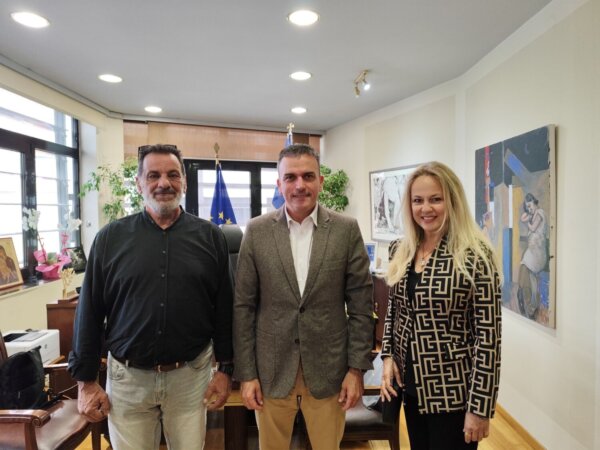 Μαρία Μανδάκη: «Ένα μνημείο για τα Τέμπη που θα μας καλεί να αναπροσδιοριστούμε»