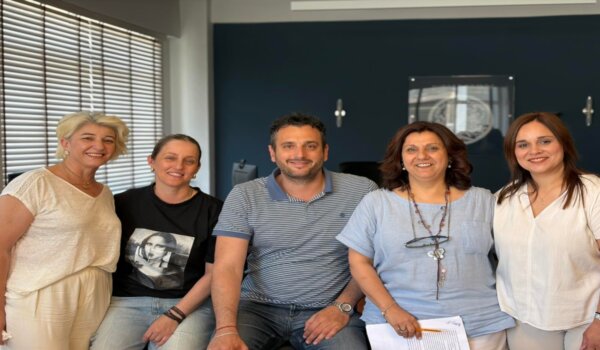 Υπογραφή συμβάσεων τριών νέων εργαζομένων στους Παιδικούς Σταθμούς του Δήμου Τυρνάβου