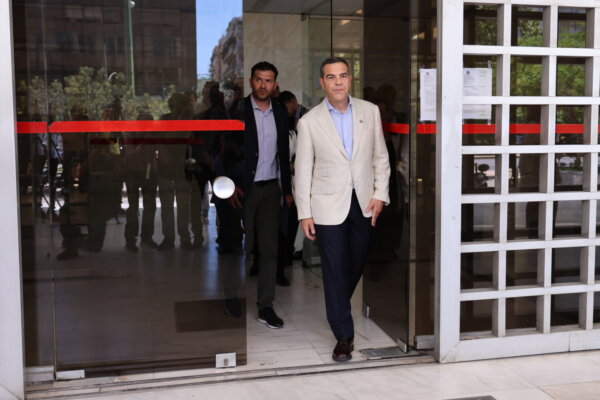 Δημοσκόπηση Interview: Πρώτη η ΝΔ, δεύτερη η ΕΛΑΣ του Αλέξη Τσίπρα – Με ποσοστό 8,5% το ΠΑΣΟΚ στην τρίτη θέση