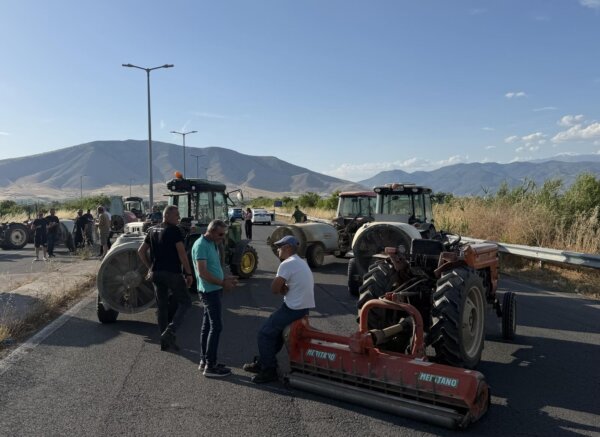 Καλοκαιρινά μπλόκα…