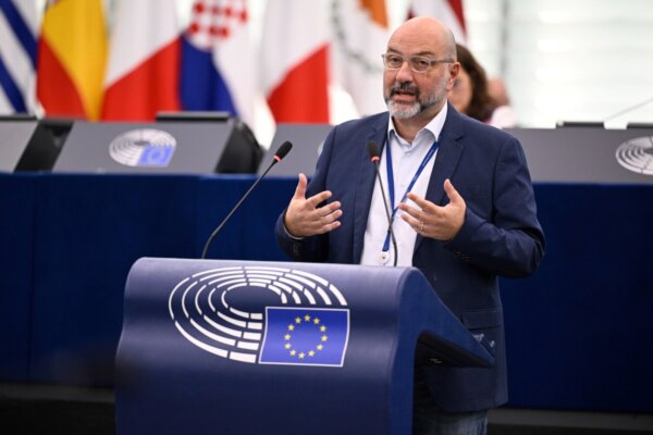 Σάκης Αρναούτογλου προς Κομισιόν: «Η Κυβέρνηση αφήνει τη μετακινούμενη κτηνοτροφία στον αέρα…»