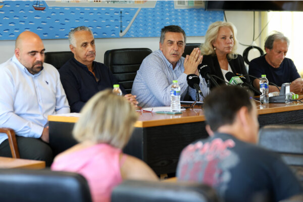 «Ένα βήμα πιο μπροστά η Περιφέρεια στην αντιμετώπιση της ατμοσφαιρικής ρύπανσης» – Ολοκληρωμένο σχέδιο παρουσίασε ο Δημ. Κουρέτας (φωτ.)