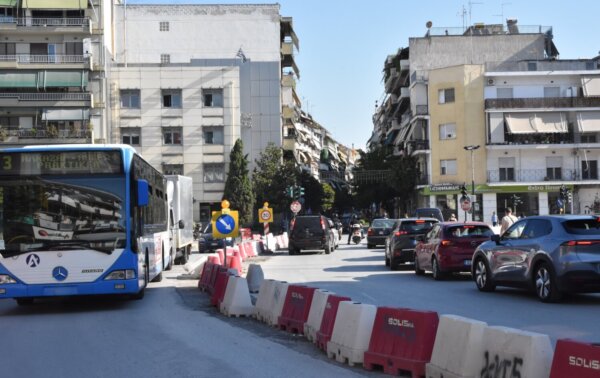 Δήμος Λαρισαίων: Αποκαταστάθηκε η λειτουργία των φωτεινών σηματοδοτών στη συμβολή Ηρ. Πολυτεχνείου και Φαρσάλων