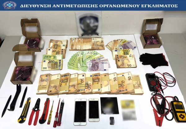 Το ελληνικό FBI εξάρθρωσε εγκληματική οργάνωση που διέπραττε κλοπές μπαταριών λιθίου από σταθμούς κινητής τηλεφωνίας-Χτύπησε και στη Θεσσαλία